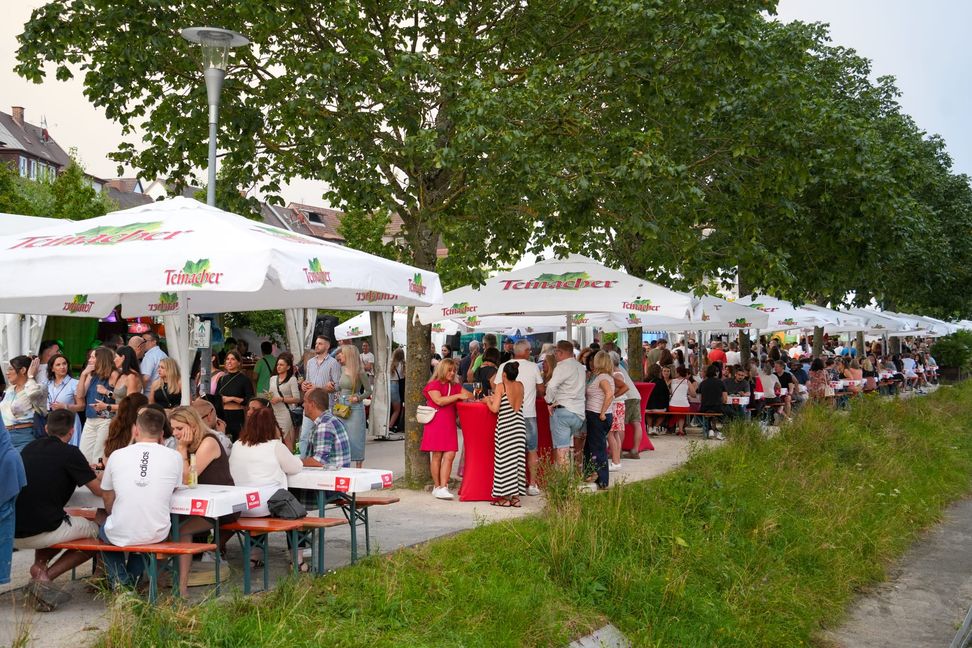 Das kulinarische Fest am See zog am Wochenende massenhaft Besucher an. Bilder: Dettenmeyer