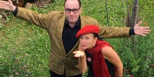Sandra Hehrlein und Jörg Pollinger strapazieren die Lachmuskeln.