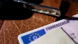 Über alle Klassen hinweg gab es 2024 sowohl bei den theoretischen als auch bei den praktischen Fahrprüfungen einen Rekord.