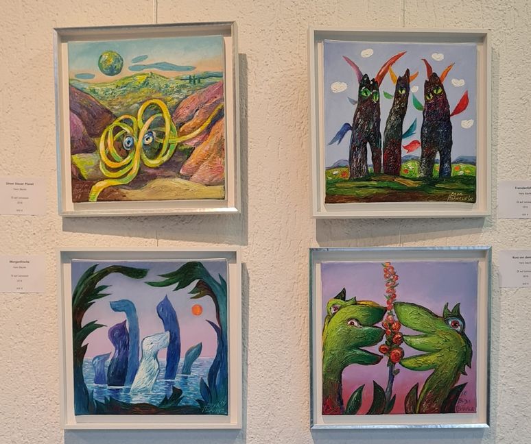 Auch diese vier kleinen Ölgemälde sind im Landratsamt zu sehen.