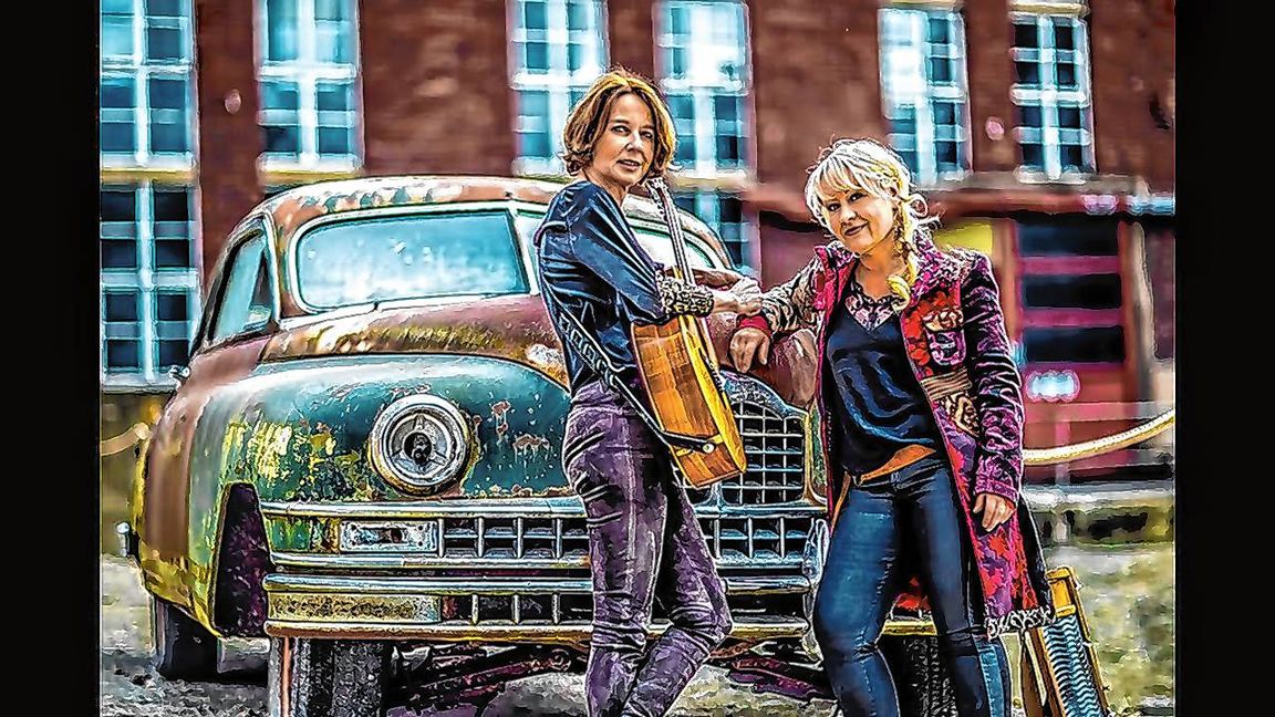 Barbara Gräsle und Biggi Binder sind das Duo „Hearts and Bones“.