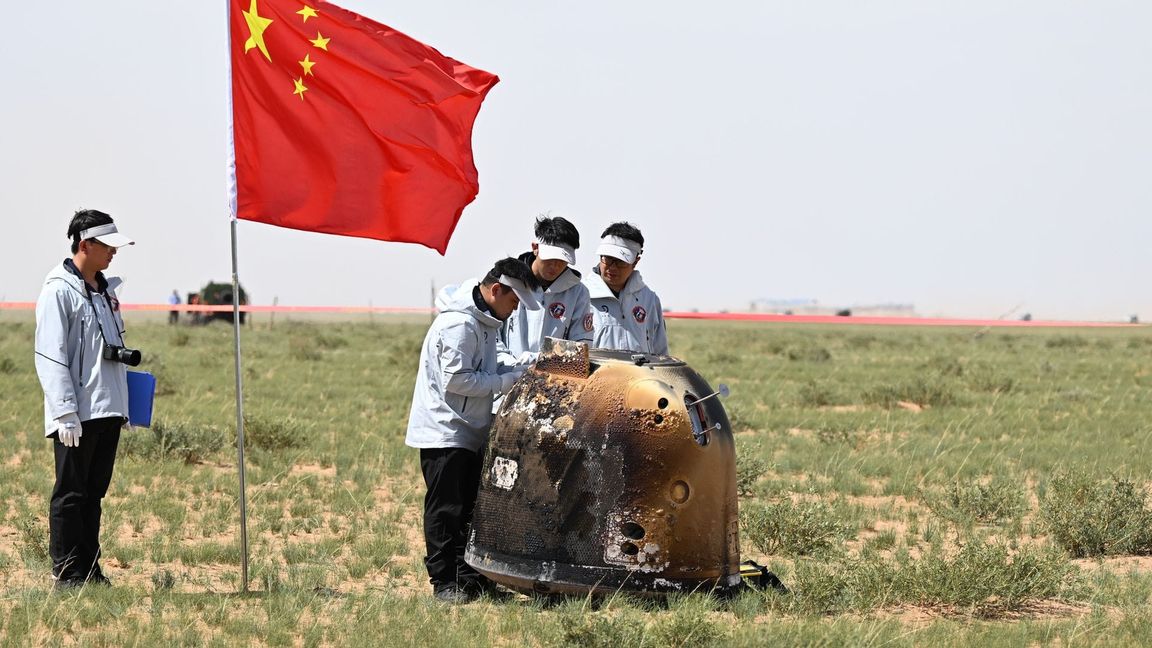 2024 hatte die viel umjubelte "Chang'e 6"-Mission erstmals Gesteinsproben von der schwer erreichbaren Rückseite des Erdtrabanten zurück zur Erde gebracht. (Archivbild)