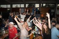 Erst spielte im Außenbereich die Partykultband Lamas und heitzte bis kurz nach 22 Uhr im Außenbereich. Danach ging es weiter mit Fridays Finest im Innenbereich. Eine Mega Stimmung den ganzen Abend über.