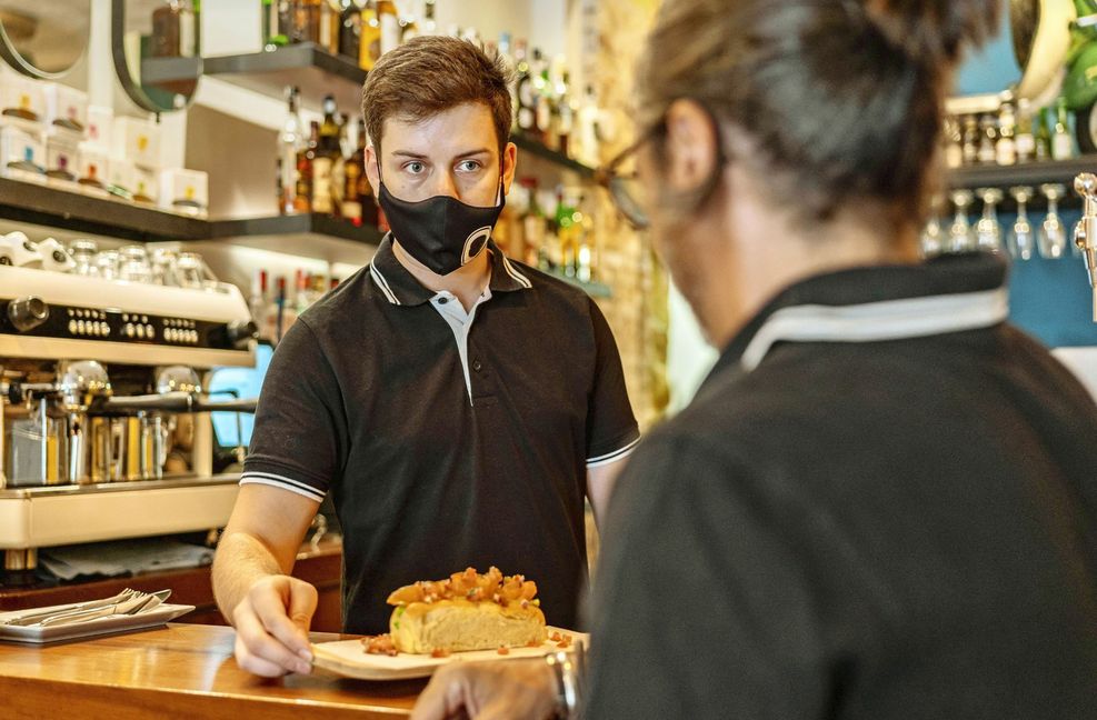 Vor allem in der Gastronomie war Kurzarbeit verbreitet.
 Foto: imago/Javier De La Torre