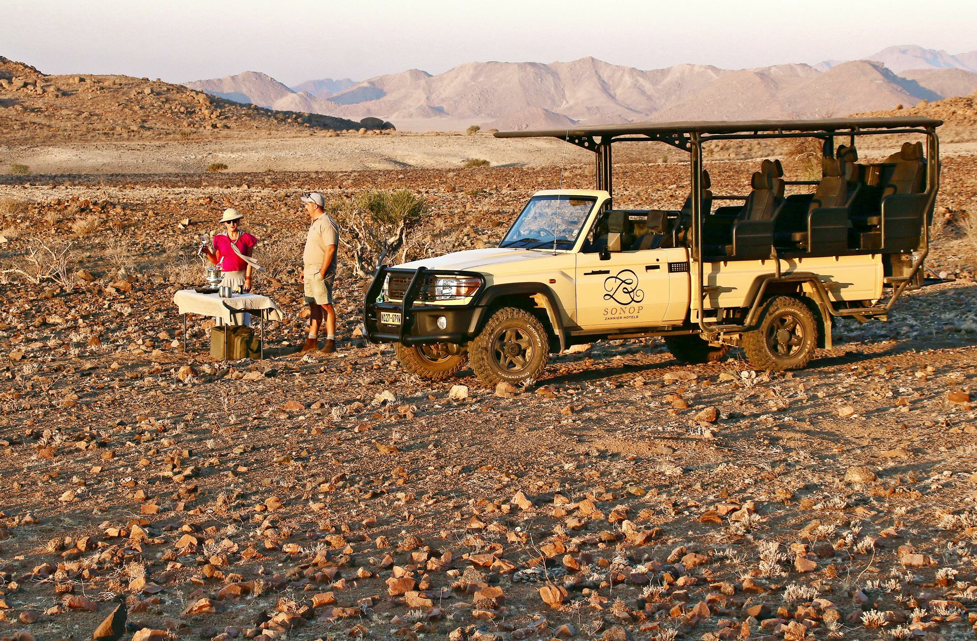 Sundowner im Sonop-Reservat in Namibia