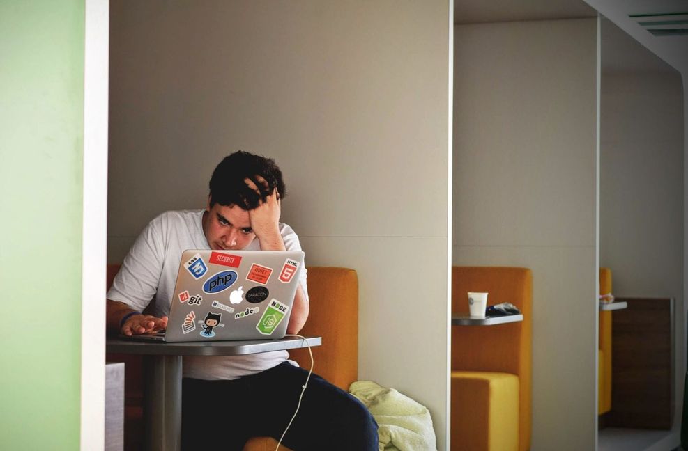 Nach dem Urlaub zurück in der Arbeitsroutine: Das kann offenbar unangenehme Gefühle auslösen.