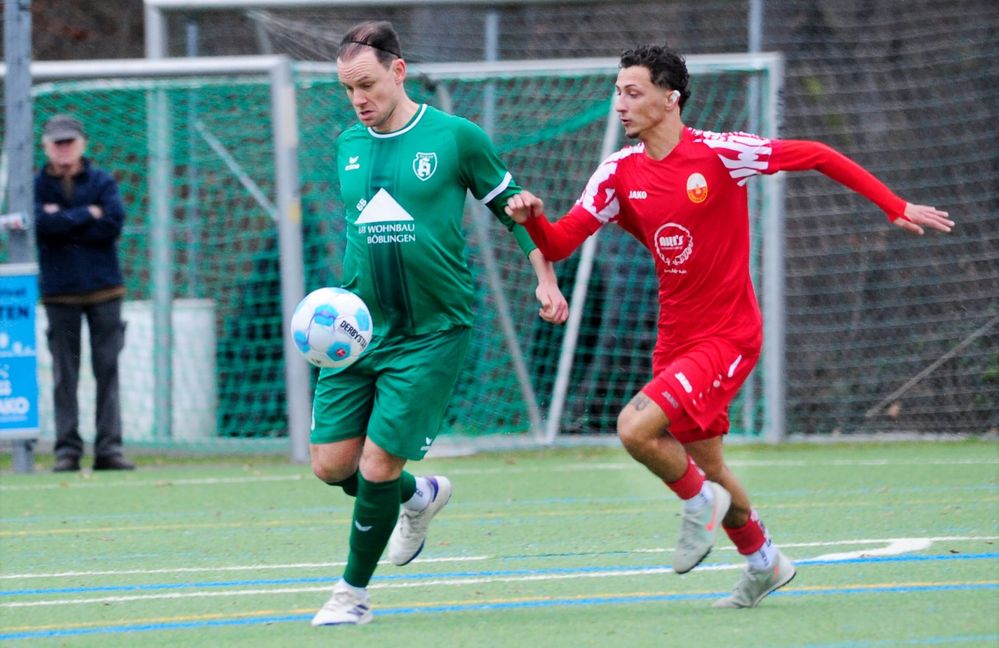 Timo Paetzold (links) und die Spvgg Holzgerlingen feierten einen wichtigen 2:0-Heimsieg gegen die Spvgg Cannstatt.
