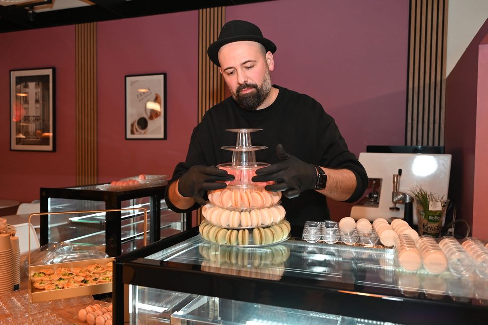 In der Markthalle gibt es keine Macarons mehr von  Aleks Zavacki .