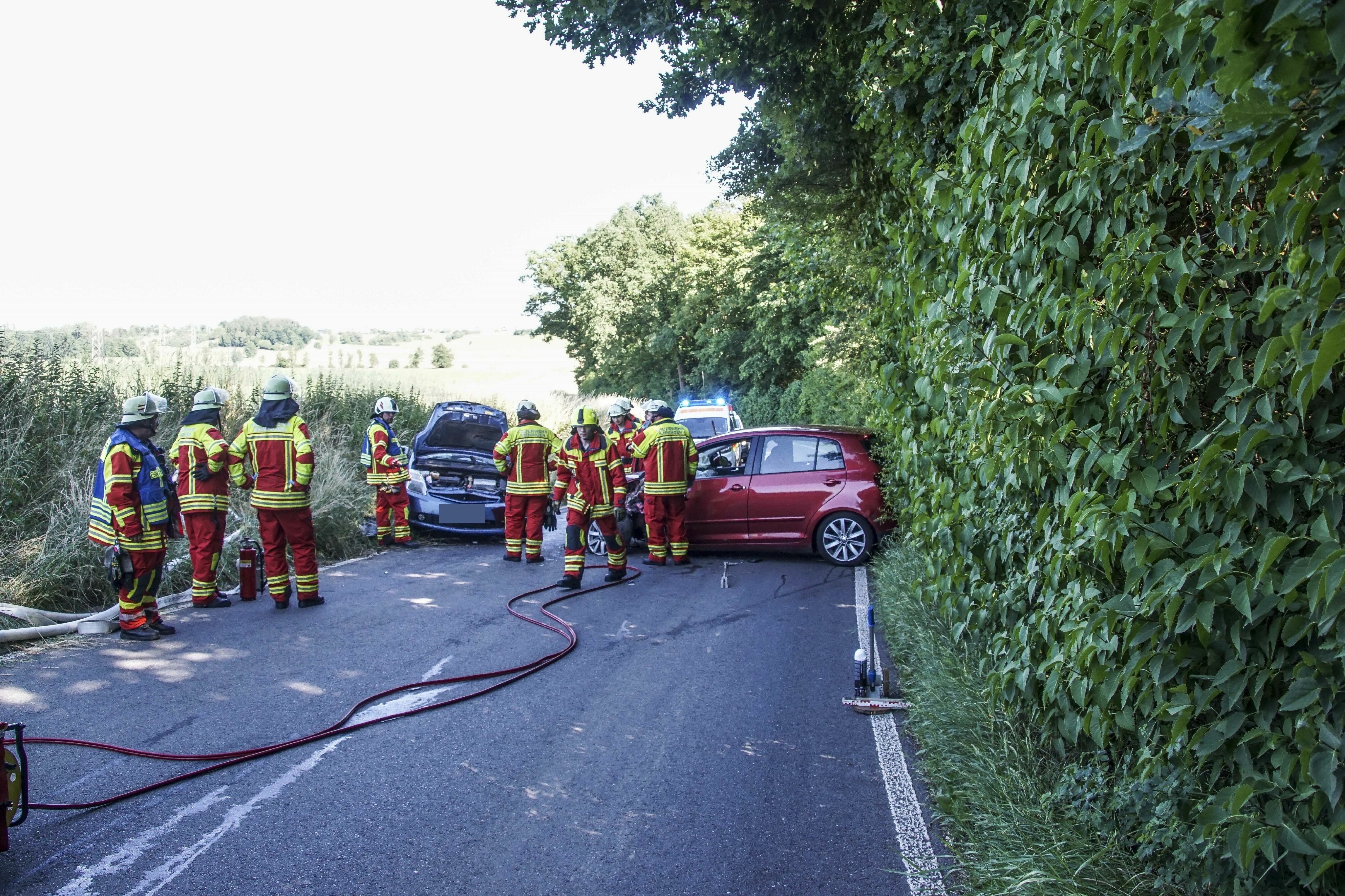 Ein schwerer Frontalunfall forderte zwei Verletzte. Bild: SDMG/Dettenmeyer