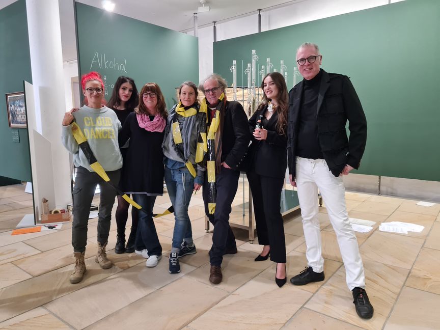 Freuen sich schon auf die Austellung (von links): Jenny Winter-Stojanovic, Maria Fernandez-Hansen, Ellen Rein, Galerieleiterin Corinna Steimel, Marcus Gwiasda, Blerta Osmani und Gero Beer.   Bild: Schilpp