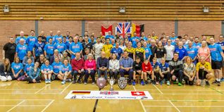 Gemeinsames Gruppenbild nach dem 34. Partnerstädteturnier im englischen Dronfield.