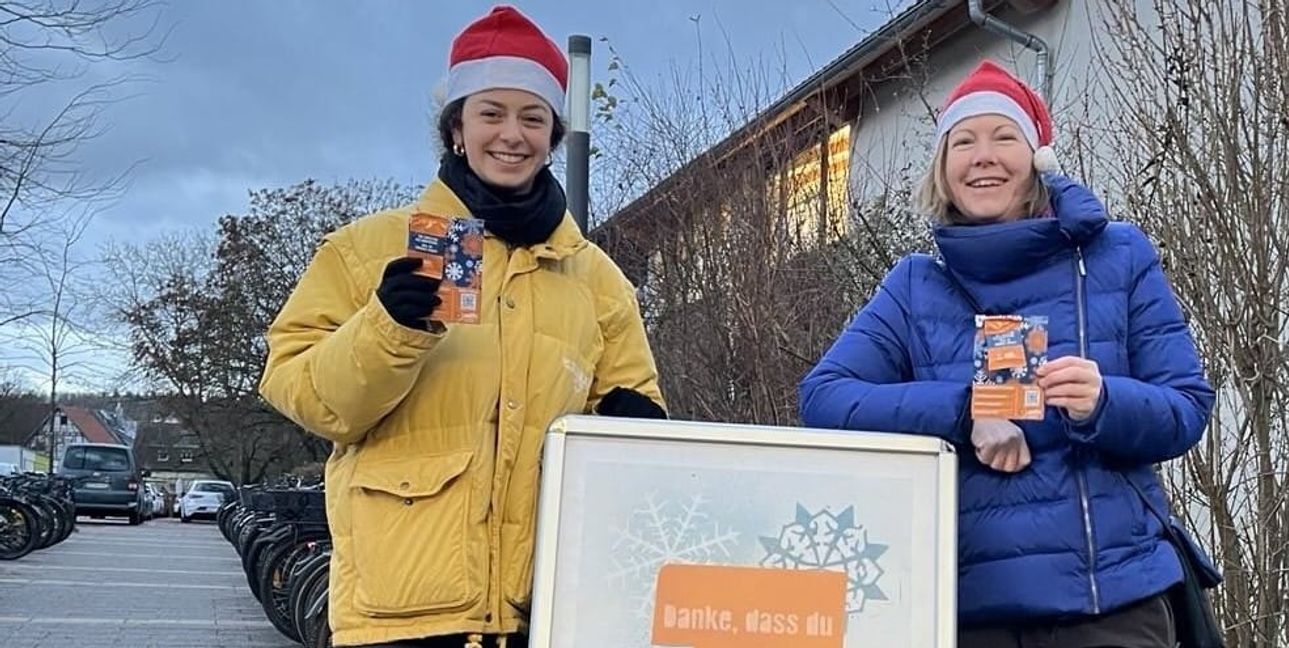 Auch vor der Mediathek in Renningen warteten die Mitglieder des ADFC am frühen Morgen auf die Radfahrer.