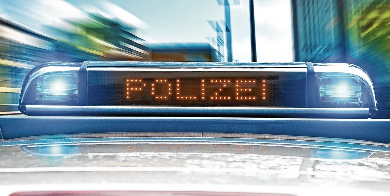 Die Polizei sucht einen Autofahrer der mit einem weißen, sportlichen Audi unterwegs war.