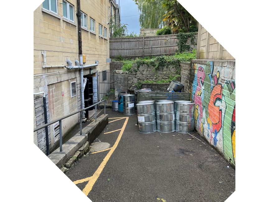Aus der Werkstatt von Toussaint Clarke im Südwesten Englands in der Stadt Bath stammen die Instrumente. Bild: z