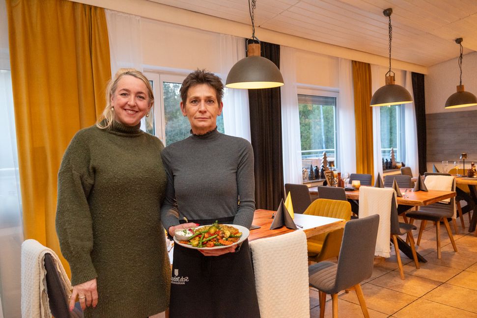 Gasstlichkeit steht für Arina Gendlin und Marketa Nepevny im Schützenhaus an oberster Stelle. Bild: Nüßle