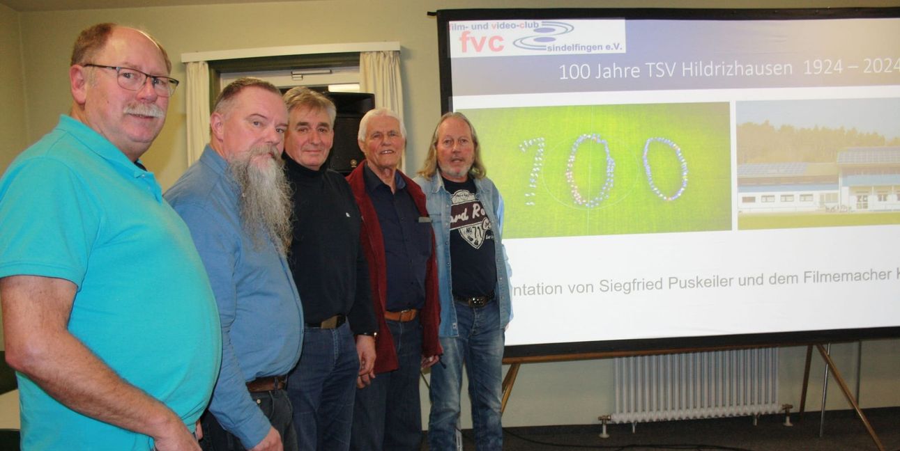 Die Filmmacher und die Komparsen des Films 100 Jahre TSV Hildrizhausen mit (von links) Gerhard Wagner, Klaus Mende („Bruder Fidelius“), Siegfried Puskeiler, Kurt Haug und Roland Beisswanger.Bild: z