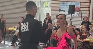 Ein Sturz bei der Samba kostete Jannik Schwarz und Janina Bode eine bessere Platzierung bei der Landesmeisterschaft. Bild: z