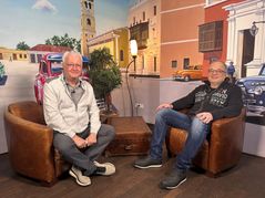 Matthias Witschel (rechts) führt Besucher durch den Böblinger Schlossbergstollen. Im Stadtgespräch Böblingen mit Hans-Jörg Zürn (Sindelfinger Zeitung/Böblinger Zeitung) erläutert er, was es damit auf sich hat.