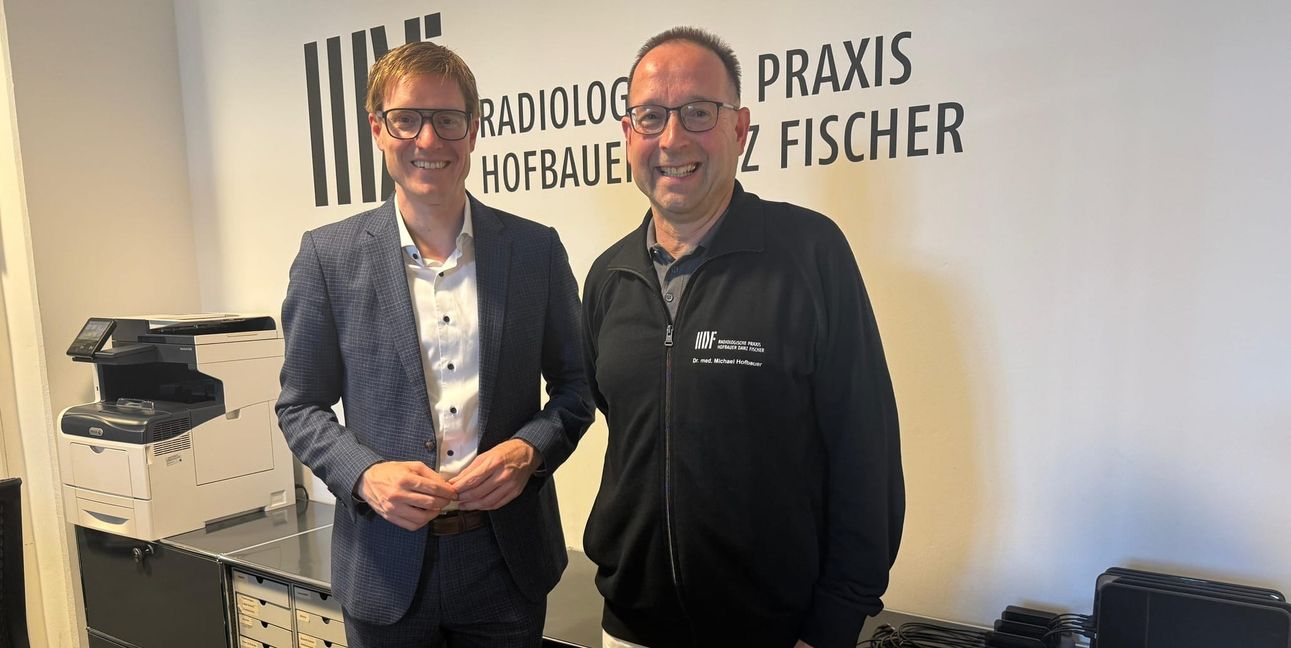 Markus Kleemann im Gespräch mit Dr. Michael Hofbauer in der Radiologischen Praxis Hofbauer Danz Fischer.