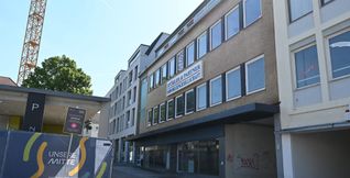 Das großteils leer stehende, ehemalige Haushaltswarengeschäft Biene am Marktplatz gehört neben dem Domo zu den größten Sorgenkindern von Wirtschaftsförderer Felix Rapp.