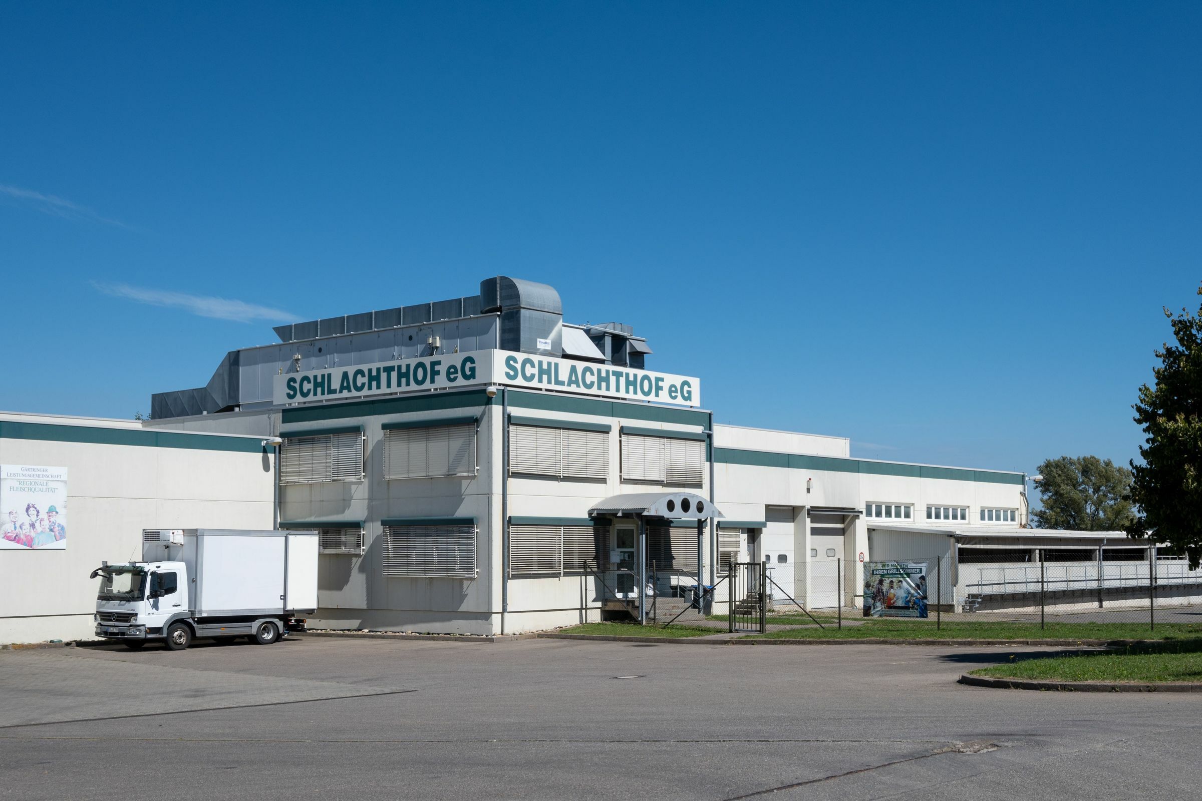 Seit eineinhalb Jahren geschlossen: der Gärtringer Schlachthof. In diesem Jahr soll er modernisiert werden. Bild: Nüßle