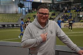 Trainer Bernd Gluiber und die Spvgg Holzgerlingen fehlt nur noch ein Sieg zum Aufstieg in die Fußball-Landesliga. Bild: Zvizdiç
