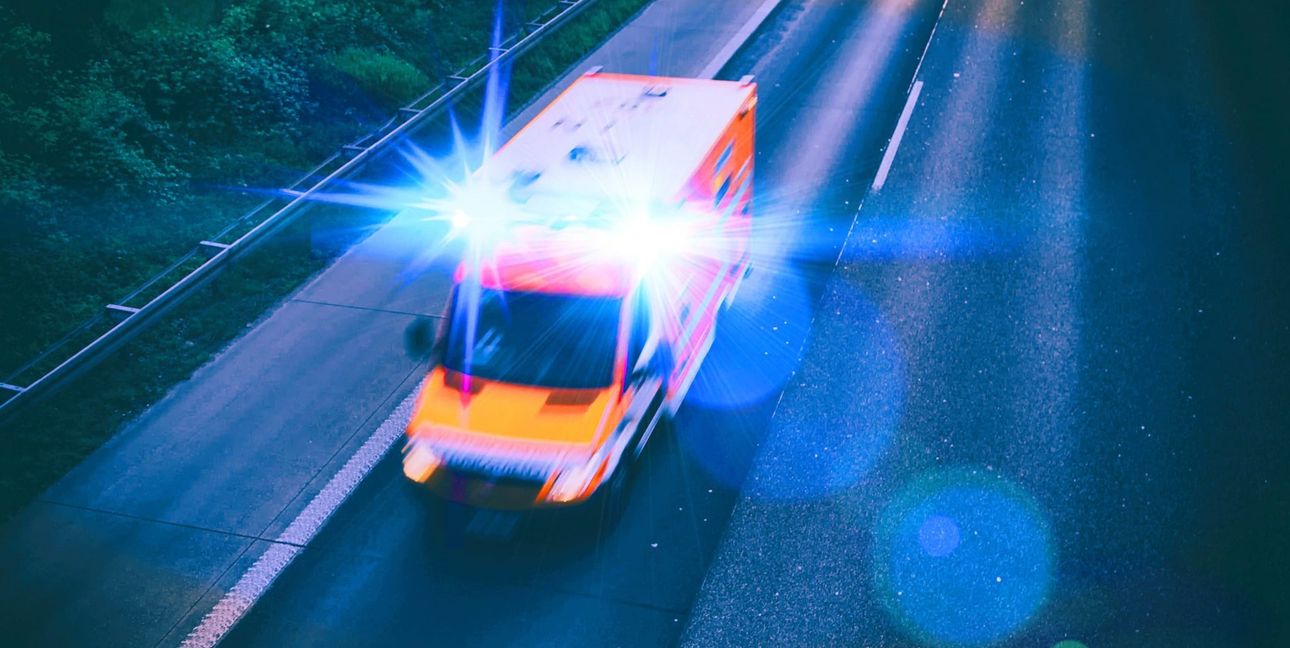 Die Verletzten wurden vom Rettungsdienst behandelt.