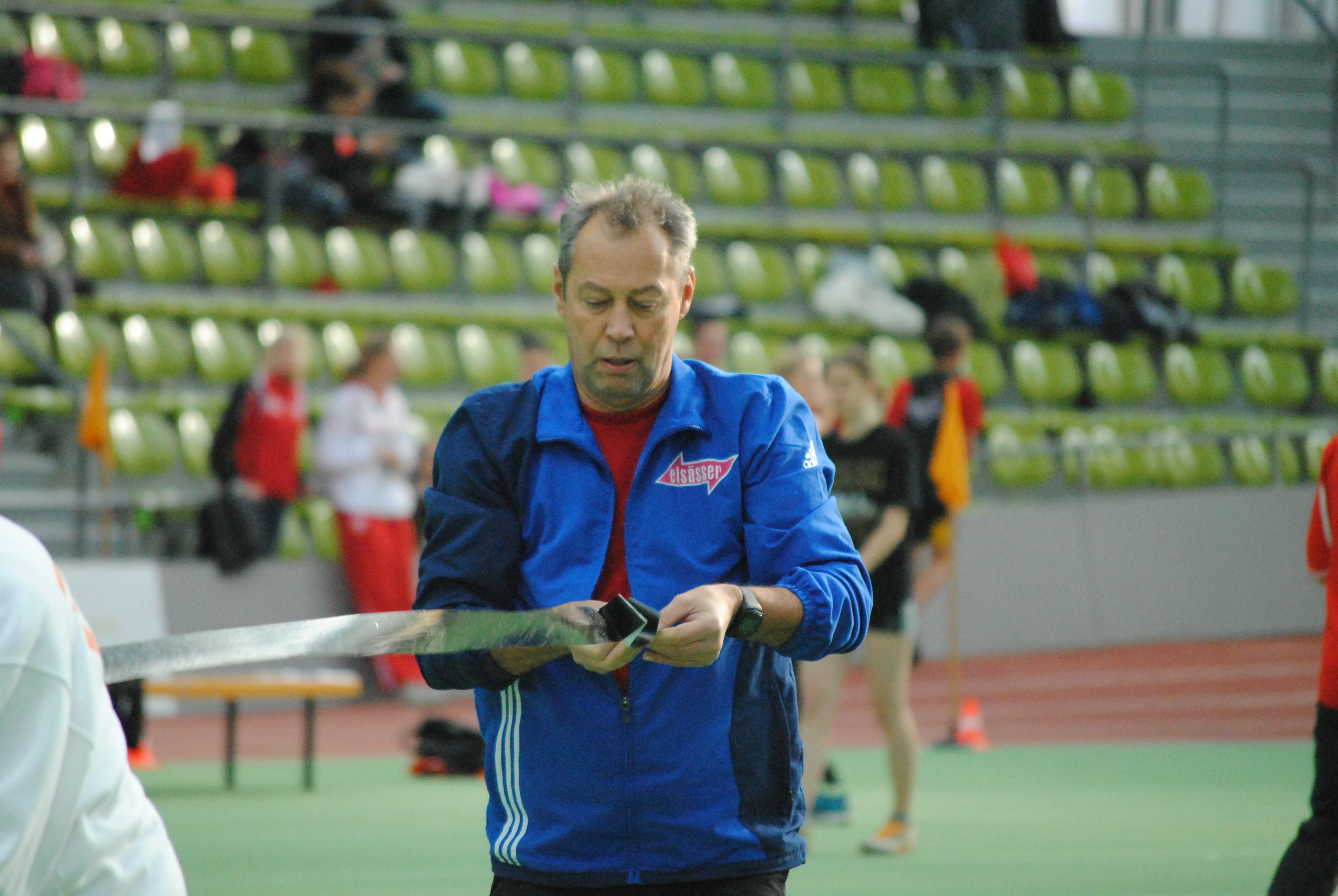 Dieter Locher bei der Arbeit. Bild: Drechsel