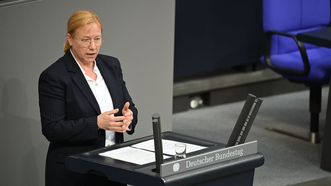Die stellvertretende SPD-Fraktionschefin Dagmar Schmidt kritisiert den Vorstoß von CDU-Generalsekretär Carsten Linnemann für einen harten Kurs beim Bürgergeld. (Archivbild)