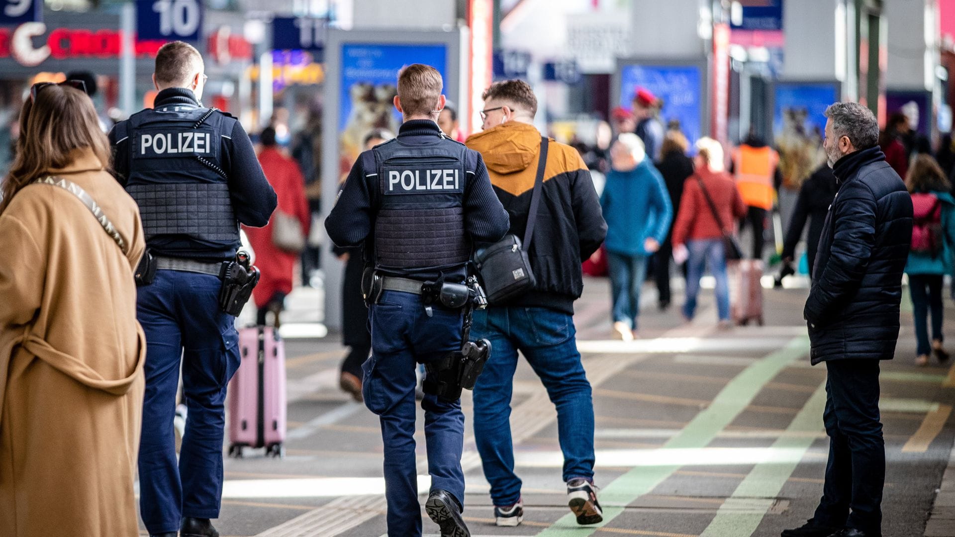 Auf dem Gebiet von Bahnanlagen der Eisenbahnen des Bundes obliege die polizeiliche Zuständigkeit grundsätzlich der Bundespolizei (Symbolbild).