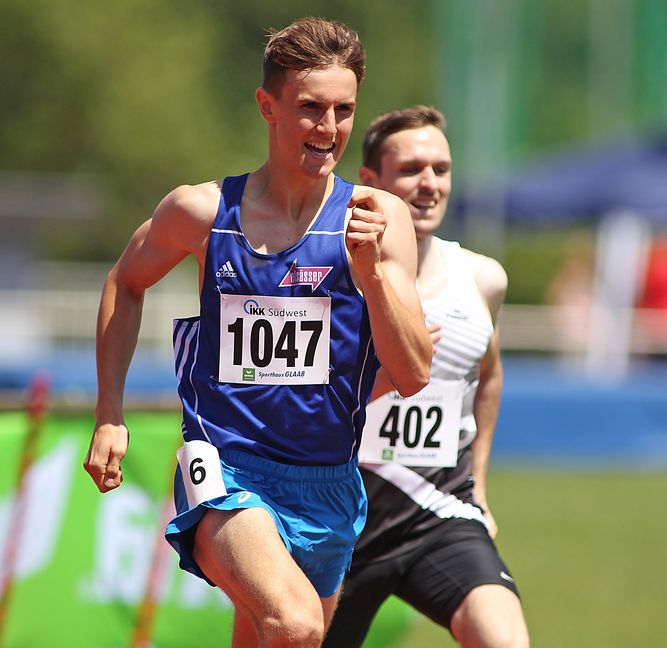 Nr. 1047: Velten Schneider, VfL Sindelfingen
Süddeutsche Leichtathletik-Meisterschaften der Aktiven und Jugend U18 in St. Wendel (Am Sportzentrum, 30.06.2019)
Fotograf: Ralf Görlitz, Ginsterweg 10-2, 69469 Weinheim / 06201-290326,  info@rgsportbilder.de, www.rgsportbilder.de / Bankverbindung: Sparkasse Rhein Neckar Nord, Blz 670 505 05, Konto: 384 706 04, IBAN DE10 6705 0505 0038 4706 04, BIC MANSDE66XXX / Steuer-Nr. 47126/53026, Finanzamt Weinheim, Umsatzsteuer 7 %
Veröffentlichung nur gegen Honorar und Urhebervermerk. Mit der Honorarzahlung wird ein einfaches Nutzungsrecht erworben. Verwendung außerhalb journalistischer Zwecke nur mit ausdrücklicher Zustimmung des Urhebers.