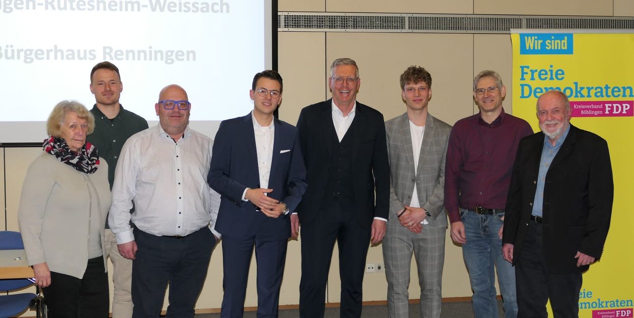 Von links: Doris Rapsch, Nicolai Maisch, Oliver Schmiedeberg, Chris Steinbinder, Ralf Weygand, Leon Beck, Falk Müller-Schwartz, Dr. Jörg Schweikhardt.