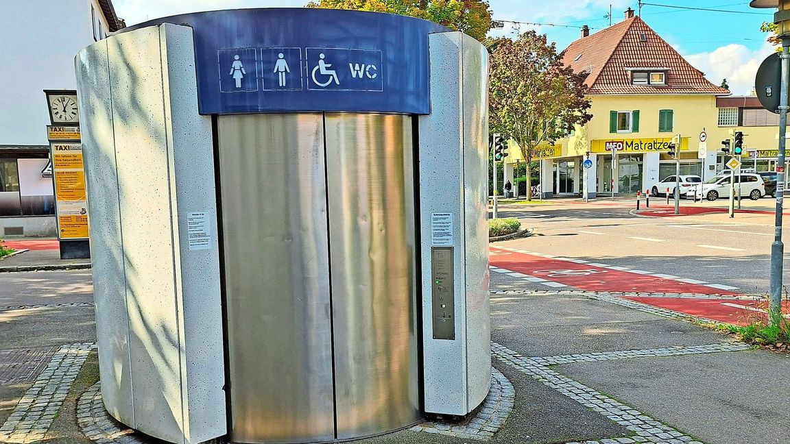 iele Menschen in Deutschland sind mit dem Zustand und der Verfügbarkeit öffentlicher Toiletten unzufrieden (Symbolfoto).