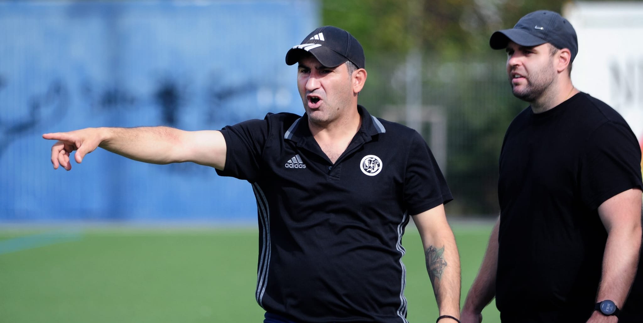 VfL-Reserve-Coach Antonios Anastasakis (links) sprach nach dem 2:2 gegen Rohr von zwei verlorenen Punkten.