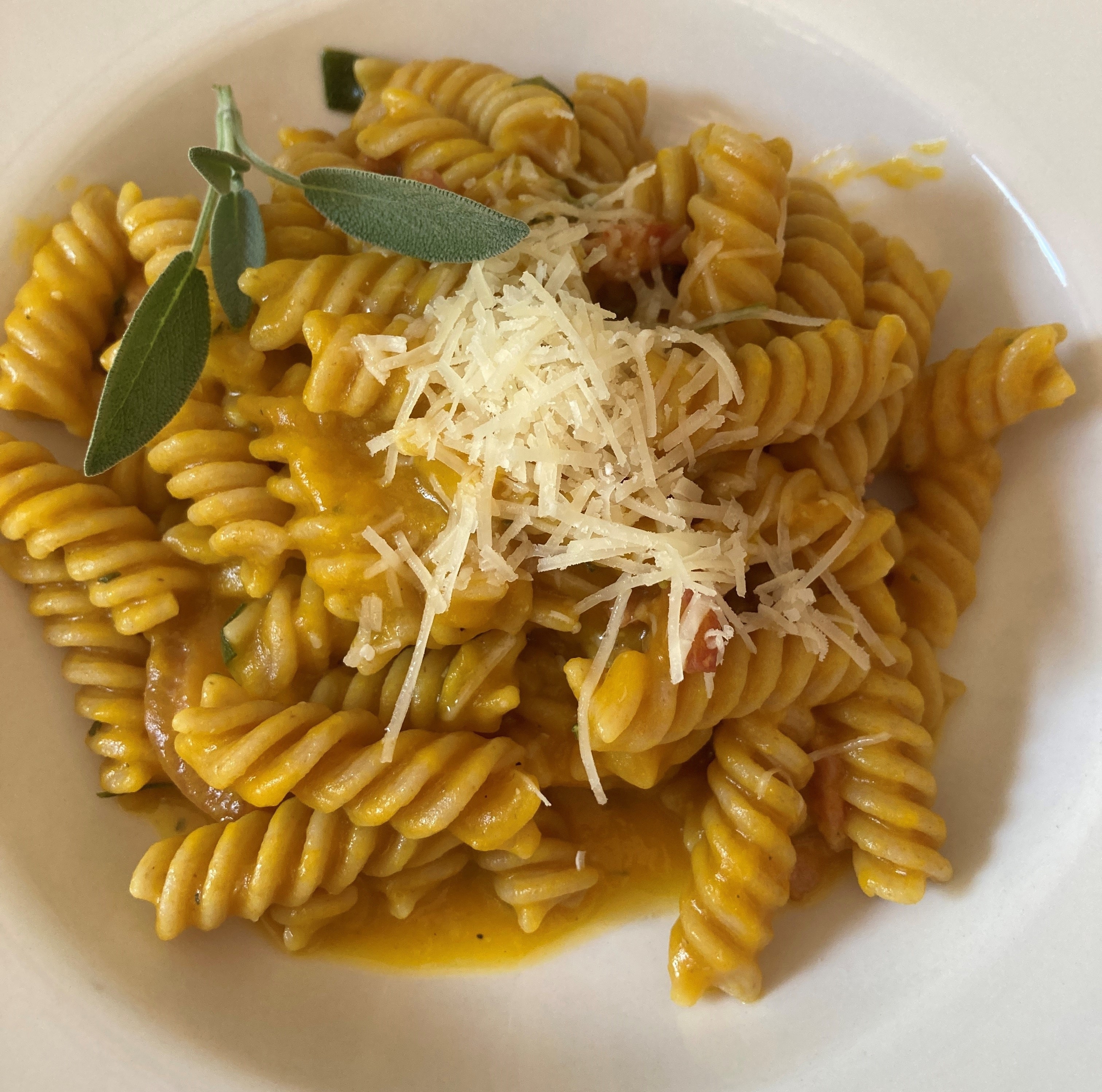 Pastasoße ist nur eine Möglichkeit, die Kürbis-Basis zu verwenden. Bild: Jung