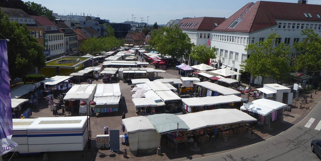 Von 8 bis 18 Uhr bieten 55 Händler ihre Waren an.