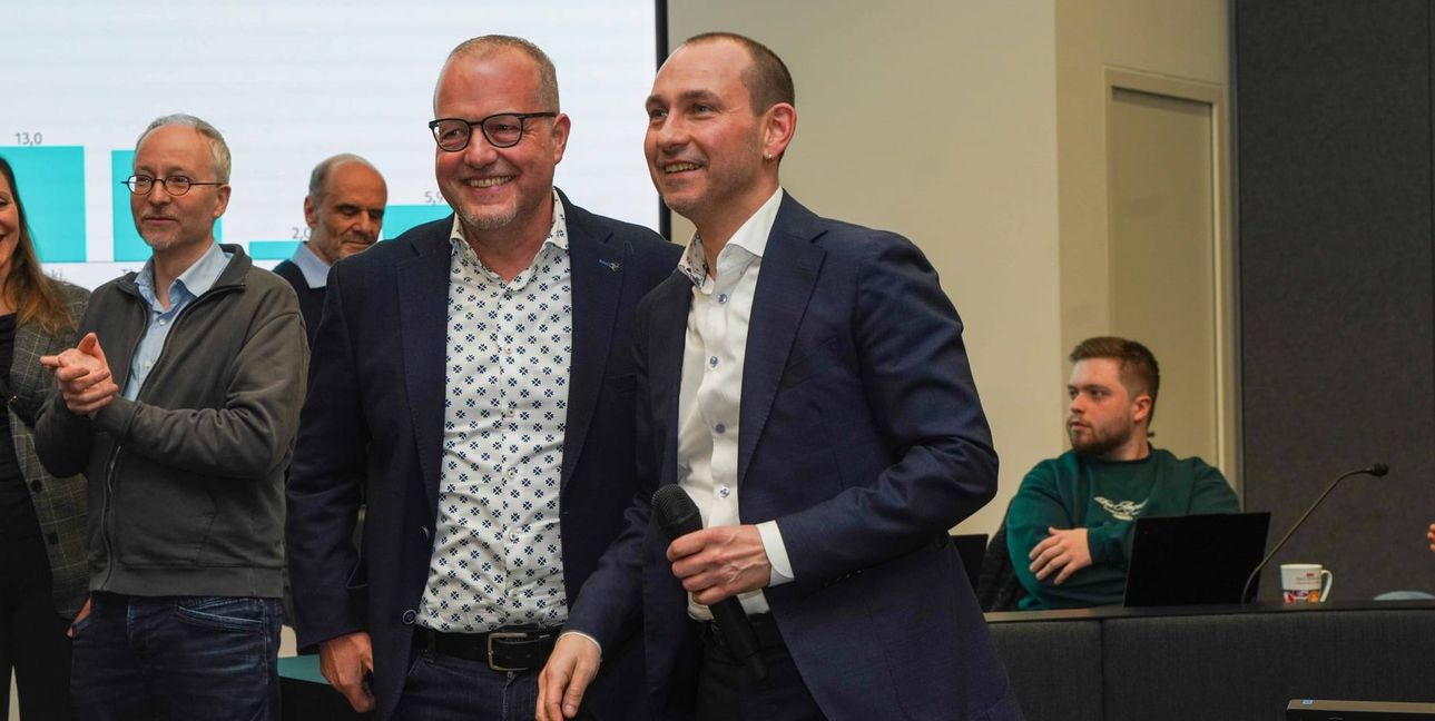 Dr. Stefan Belz und seinem Mann Manuel Zimmerer steht die Freude ins Gesicht geschrieb