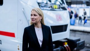 Zu Weihnachten wird "alles rollen, was rollen kann", sagt Bahn-Chefin Evelyn Palla mit Blick auf den Einsatz aller verfügbaren Züge.