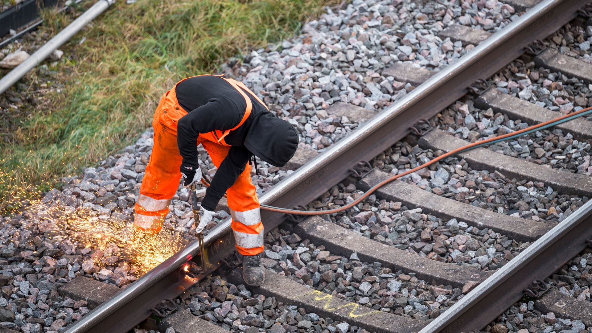 Die Zahl der Bahn-Baustellen soll 2026 von derzeit rund 26.000 auf etwa 28.000 steigen.