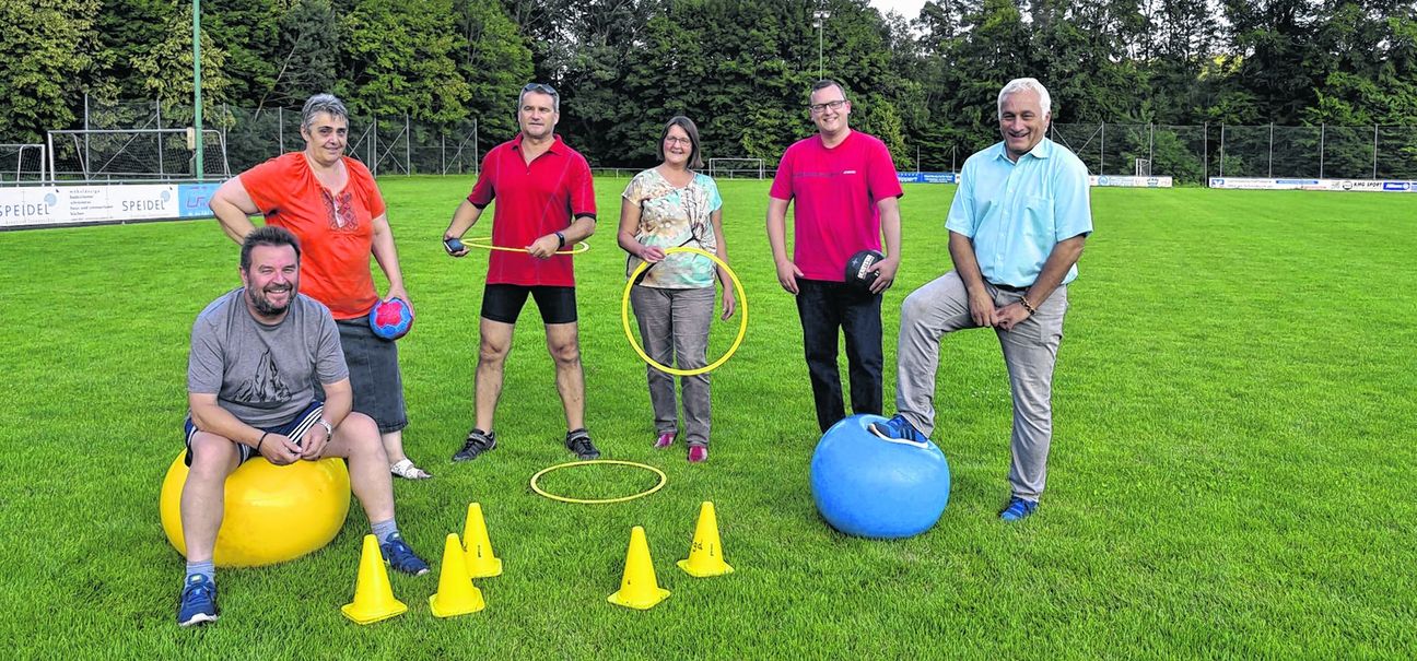 Auf ein sportliches Jubiläumsfest am Wochenende freuen sich die Organisatoren der Sportvereinigung Weil im Schönbuch, Peter Schmid, Cristina Horn, Kurt Kober, Gudrun Gebauer, Jochen Huth und Präsident Achim Marquart (von links). Bild: Nüßle