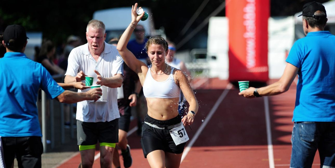 Lukas Gärtner wird trotz seines Wechsels in die Schweiz weiter das blau-weiße Trikot des VfL Sindelfingen tragen. Bild: Eibner