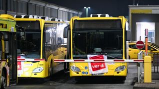 Am Freitag wird in mehreren Bundesländern der Nahverkehr bestreikt. (Symbolbild)