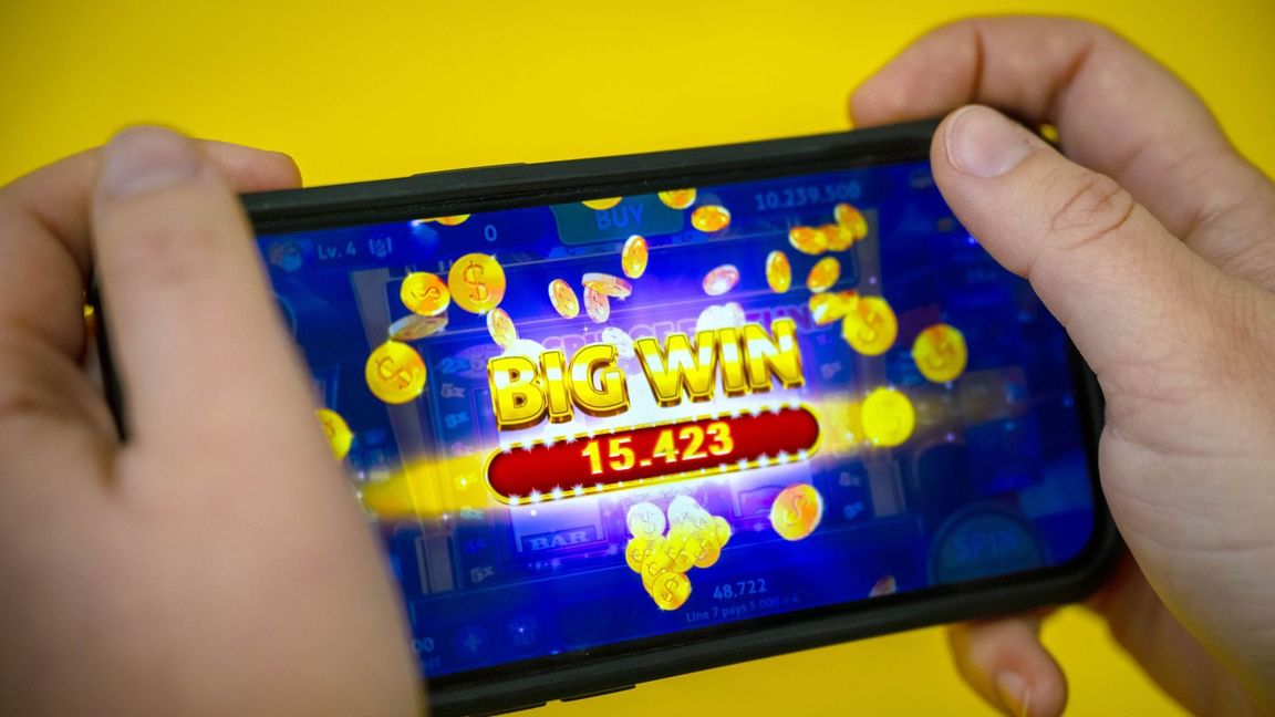 In Online-Glücksspielen sehen Experten ein wachsendes Risiko. (Symbolbild)