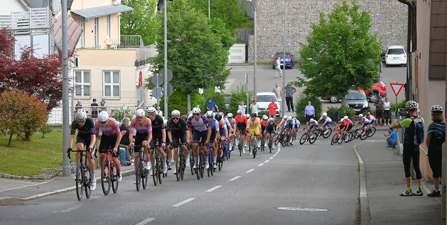 Die Elite-Amateure bei der dritten Etappe der Race-Days Stuttgart am Fuß der Schafhauser Straße in Magstadt.