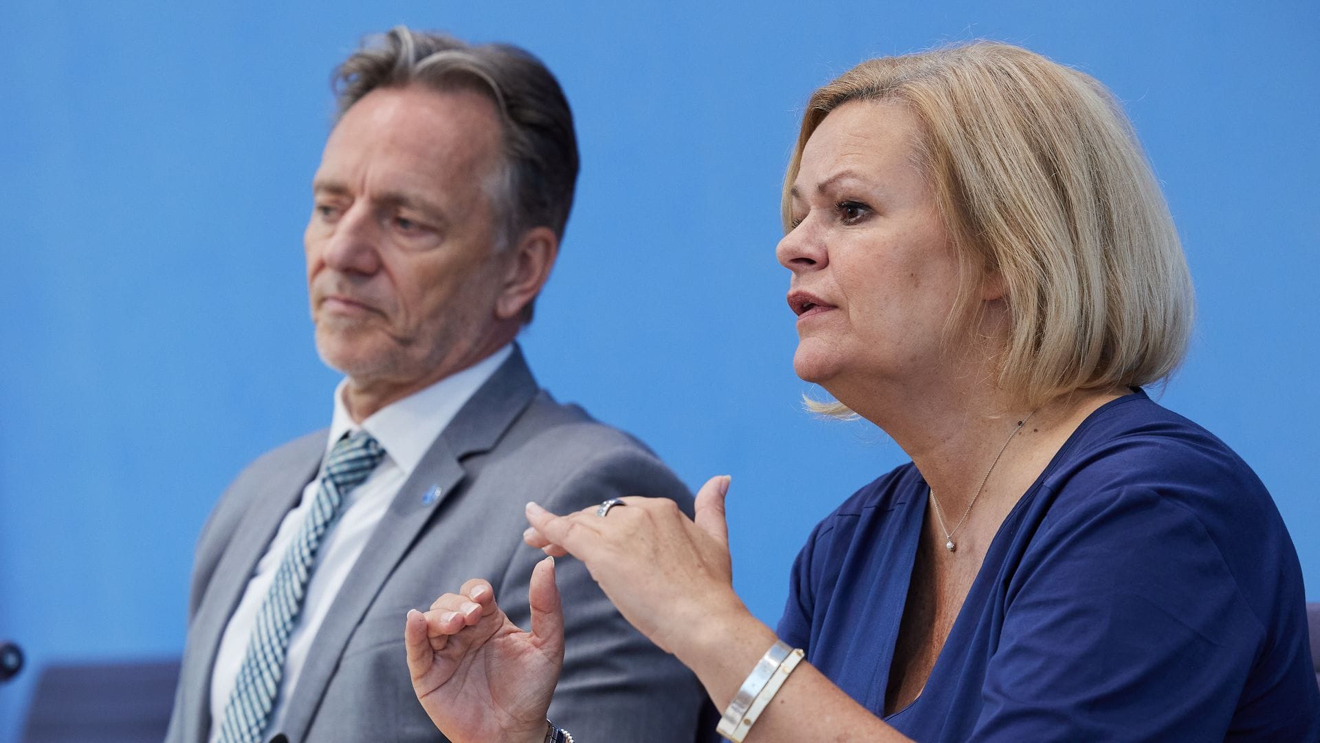 Bundesinnenministerin Nancy Faeser (SPD) sprach bei der Vorstellung des Bundeslagebild zur Organisierten Kriminalität von "drastischer Gewalt".