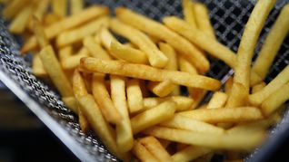 Fritten sind in Belgien ein Grundnahrungsmittel. Über die Qualität entscheidet nicht nur die Sorte der verwendeten Kartoffeln, sondern auch die Soße.