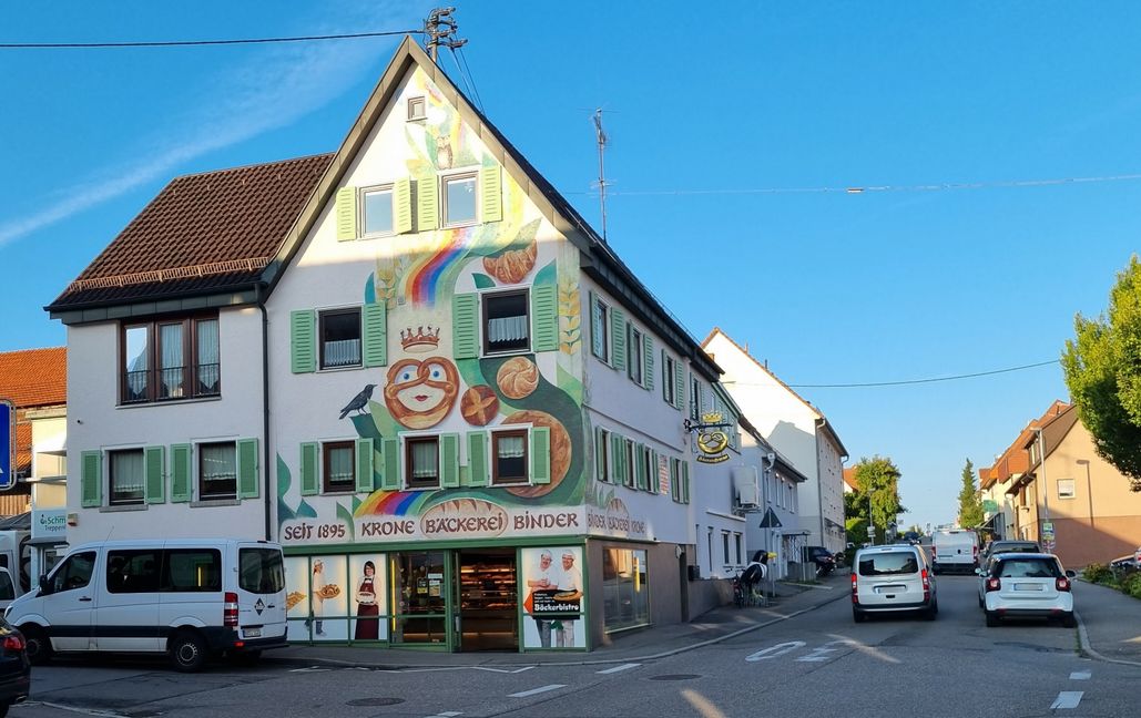 Die Krone Bäckerei Binder in Holzgerlingen blickt auf eine 125-jährige Geschichte zurück. Ende November schließt das letzte Kapitel, dann übernimmt die Bäckerei Treiber den Betrieb. Bild: Hamann