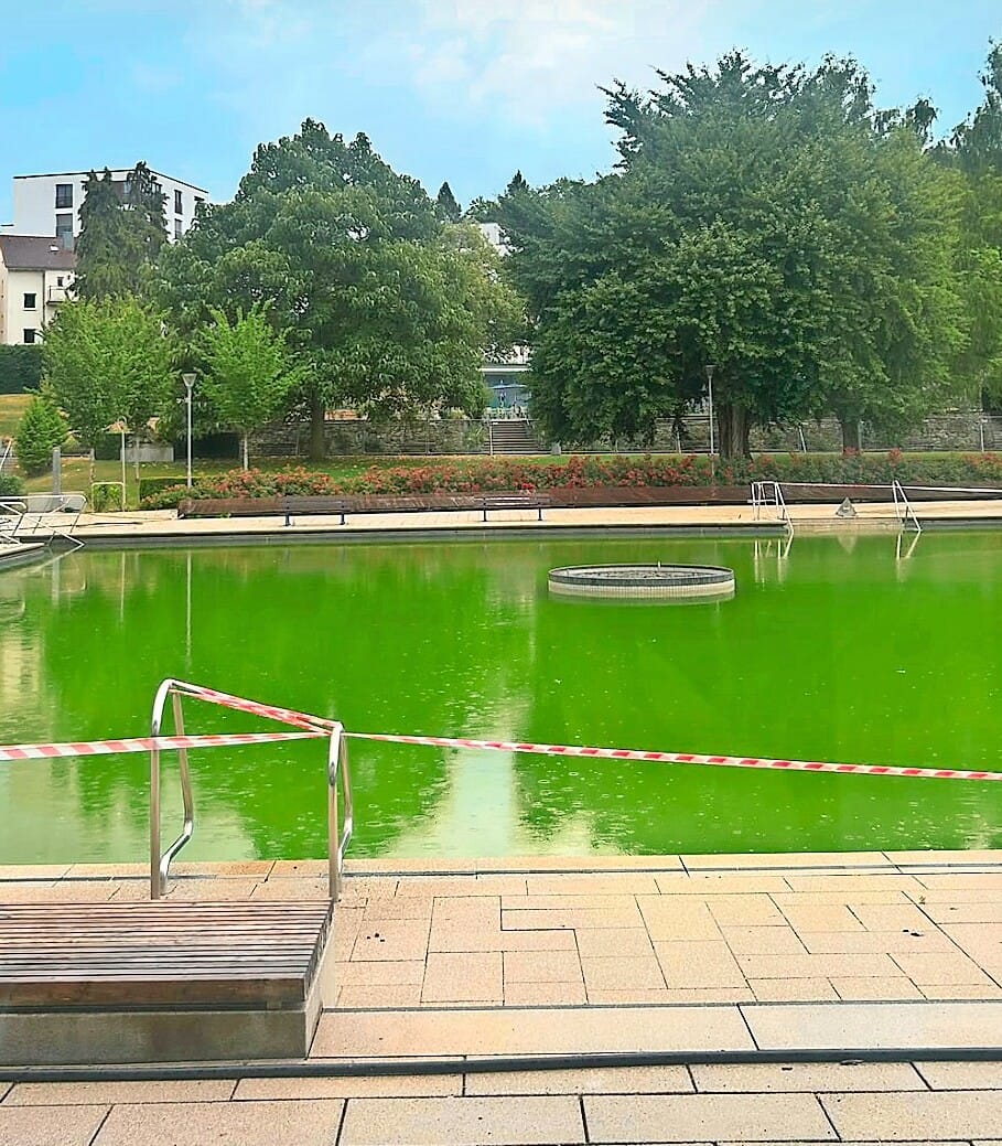 Gespenstische Stimmung im Mineralbad Berg