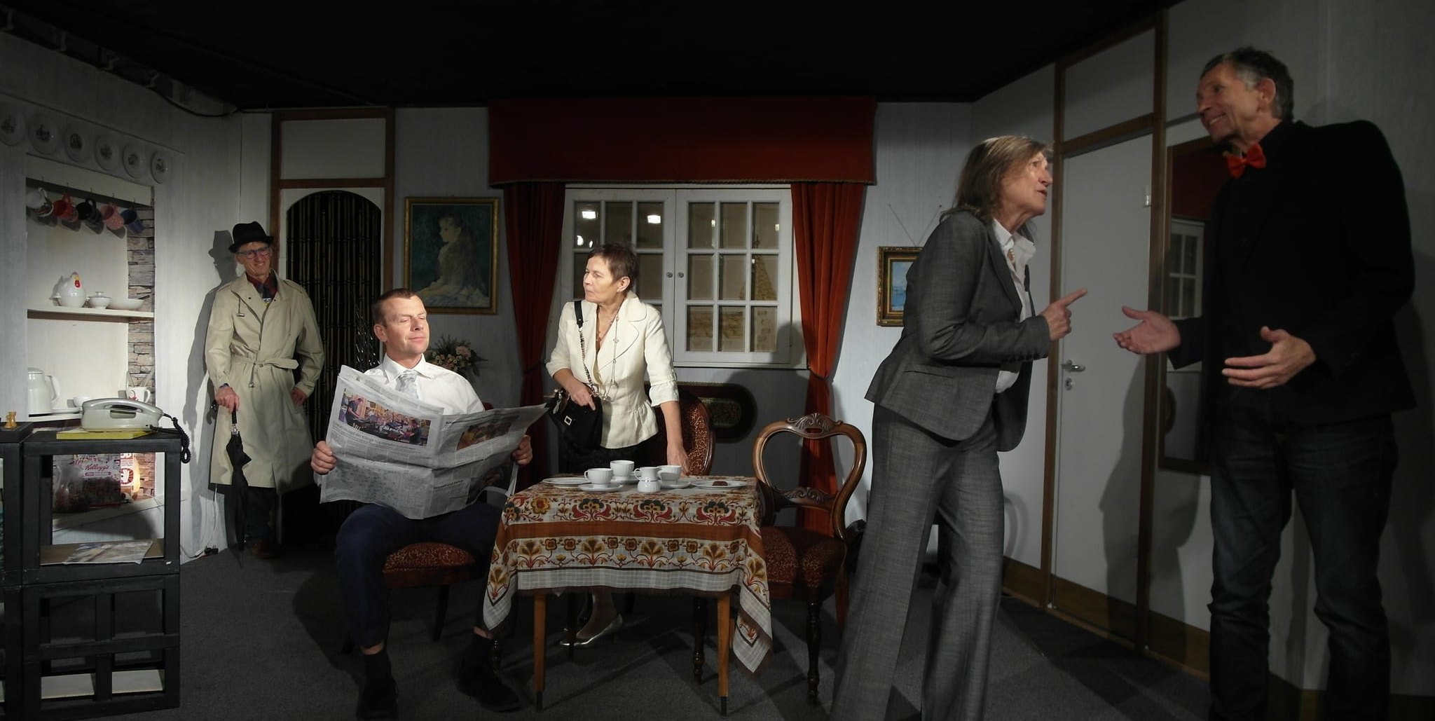 Noch wird geprobt, Premiere ist am Freitag: Frank Schubert, Frank Habeck, Michaela Schubert, Claudia Neugebauer und Frank Clarius (von links). Bild: Staber