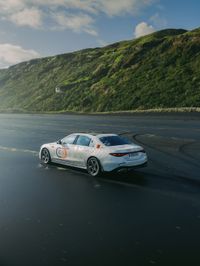 Die neue S-Klasse auf Tour in Australien und Neuseeland.